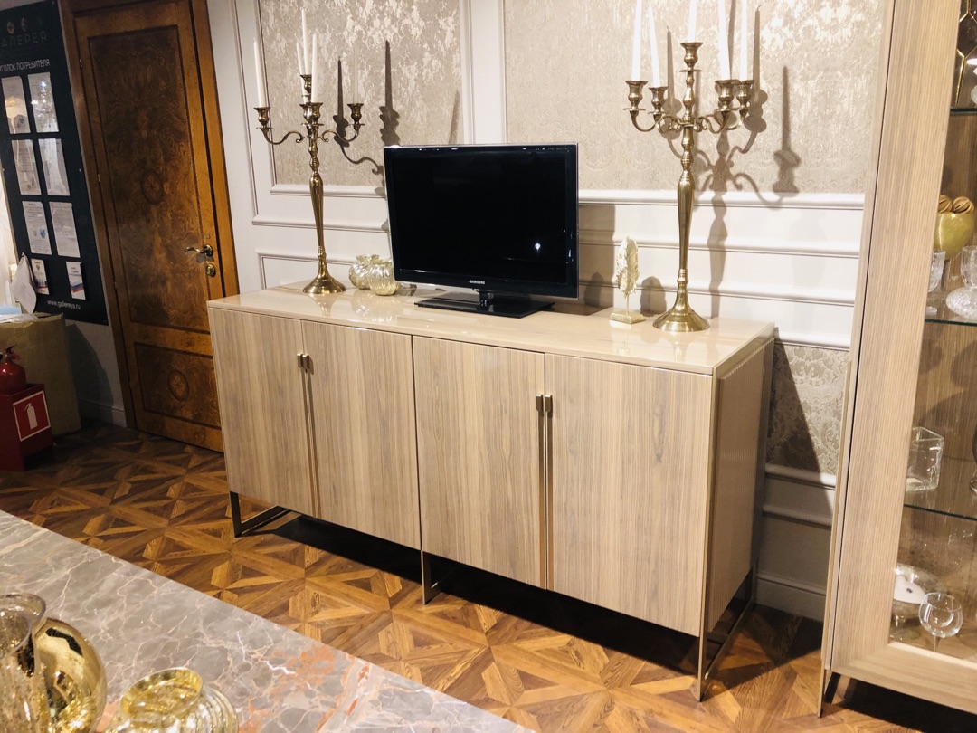 Гостиная Volpi Luigi (витрина + комод) Гостиная Volpi Luigi (витрина + комод) (Италия)