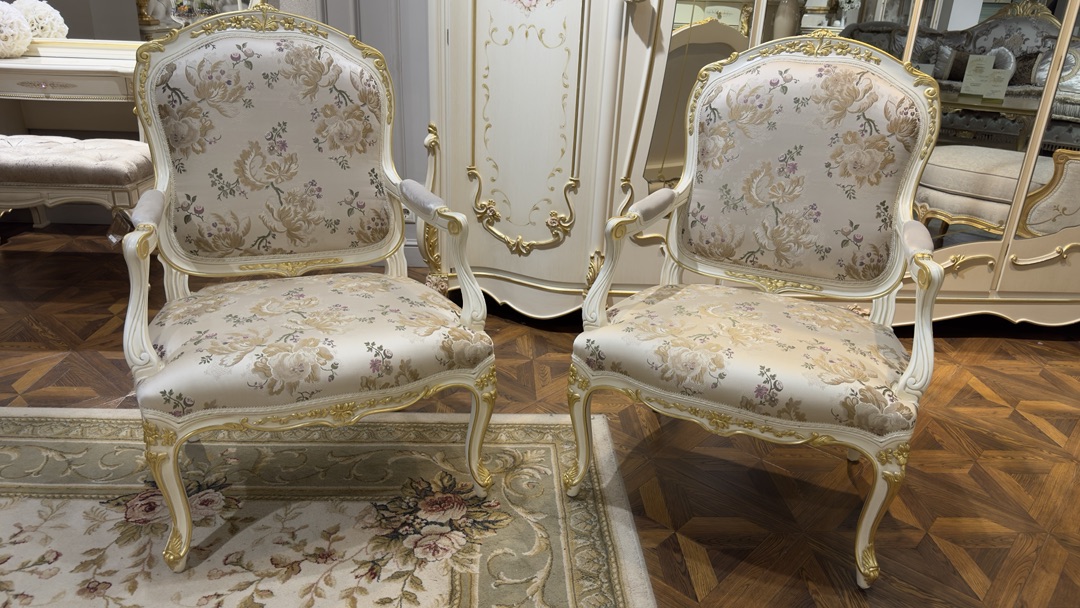Кресло Angelo Cappellini 8836/L Кресло Angelo Cappellini 8836/L (Италия)
