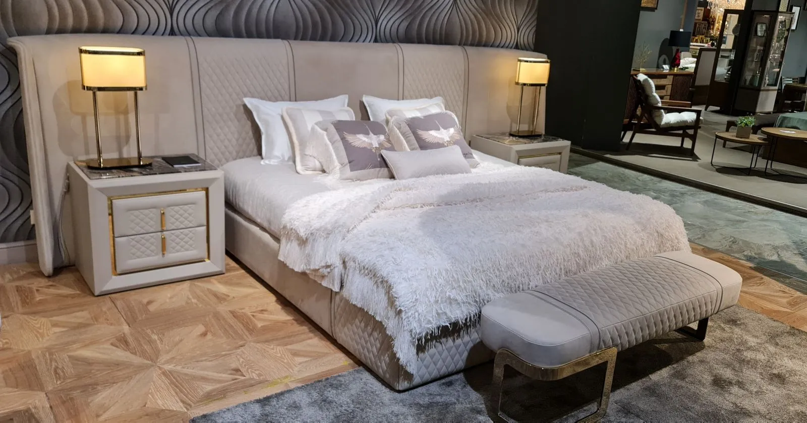 Настольная лампа DV Home Gordon Gold 24kt Настольная лампа DV Home Gordon Gold 24kt (Италия)