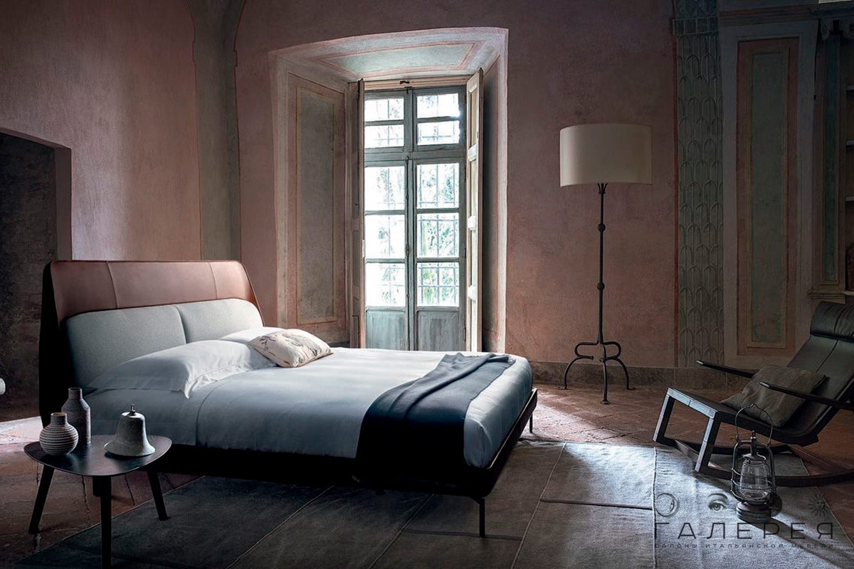 Кровать Poltrona Frau Coupe Кровать Poltrona Frau Coupe (Италия)
