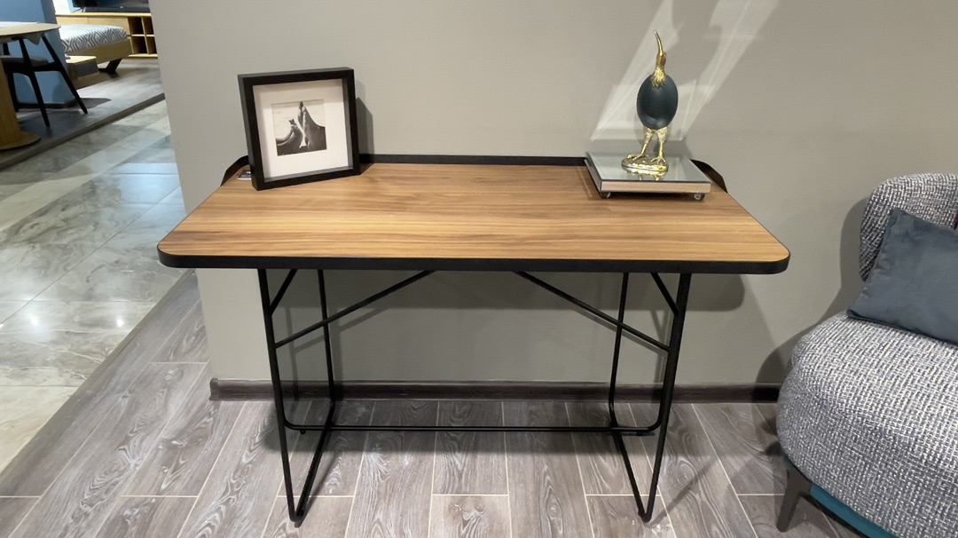 Письменный стол Cattelan Italia Wolf Wood Письменный стол Cattelan Italia Wolf Wood (Италия)