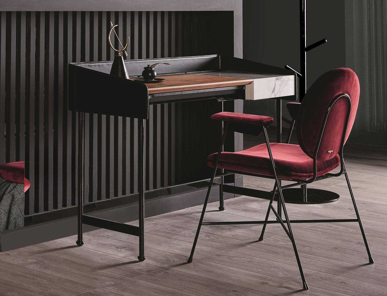 Стол письменный Bontempi Casa Secret Стол письменный Bontempi Casa Secret (Италия)