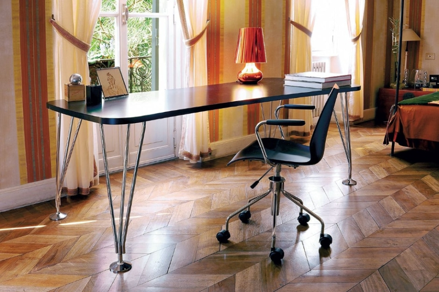 Письменный стол Kartell Max Письменный стол Kartell Max (Италия)