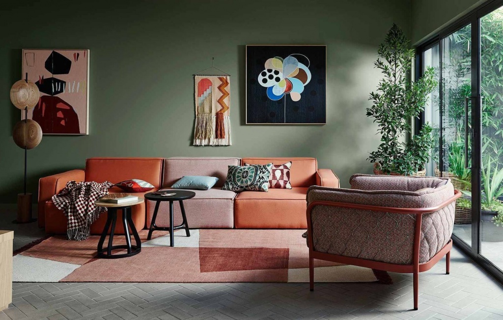 sofa.jpg sofa.jpg