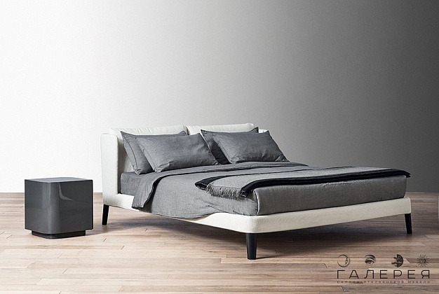 Кровать Meridiani Kira 1 Кровать Meridiani Kira (Италия) 1