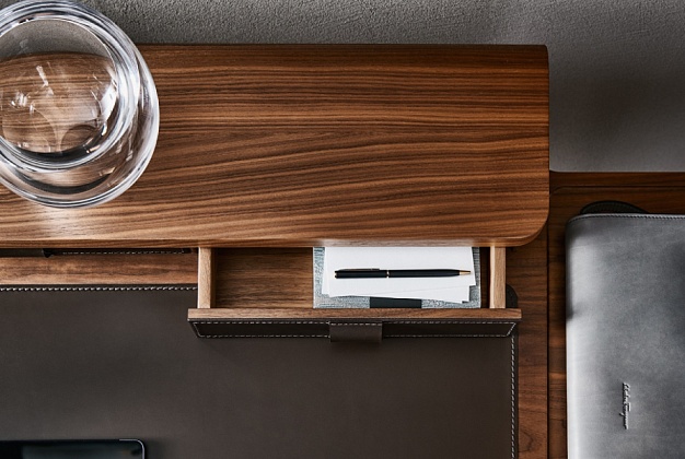 Письменный стол Molteni&C Note 3 Письменный стол Molteni&C Note (Италия) 3