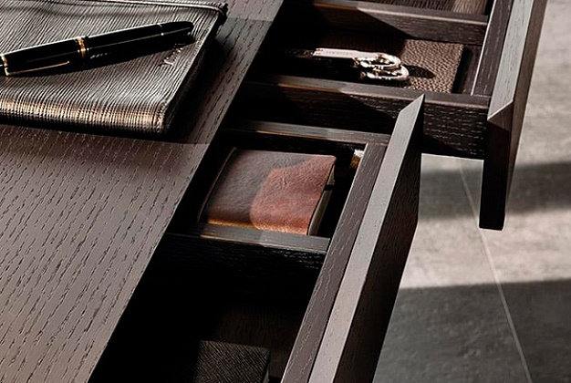 Стол письменный Minotti Сarson 3 Стол письменный Minotti Сarson (Италия) 3