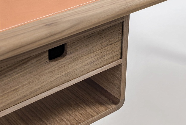 Письменный стол Frigerio Salotti Arche 2 Письменный стол Frigerio Salotti Arche (Италия) 2