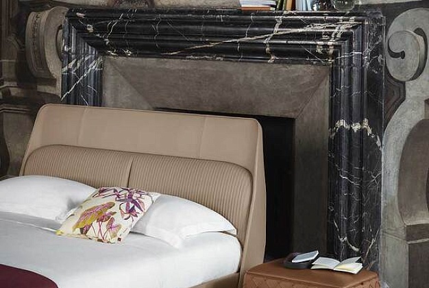 Кровать Poltrona Frau Coupe 3 Кровать Poltrona Frau Coupe (Италия) 3