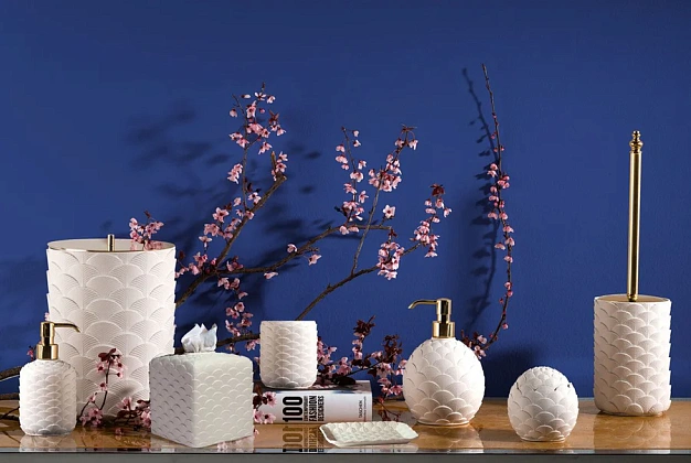 Комплект аксессуаров для ванной комнаты Villari Contemporary Peacock White 1 Комплект аксессуаров для ванной комнаты Villari Contemporary Peacock White (Италия) 1