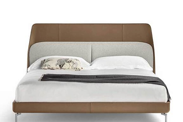 Кровать Poltrona Frau Coupe 6 Кровать Poltrona Frau Coupe (Италия) 6