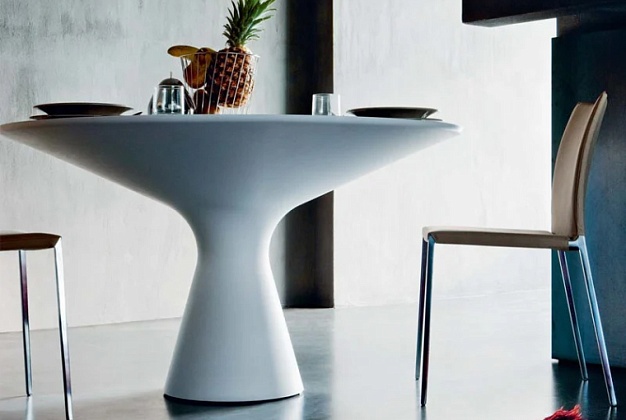 Стол Zanotta Blanco 2 Стол Zanotta Blanco (Италия) 2