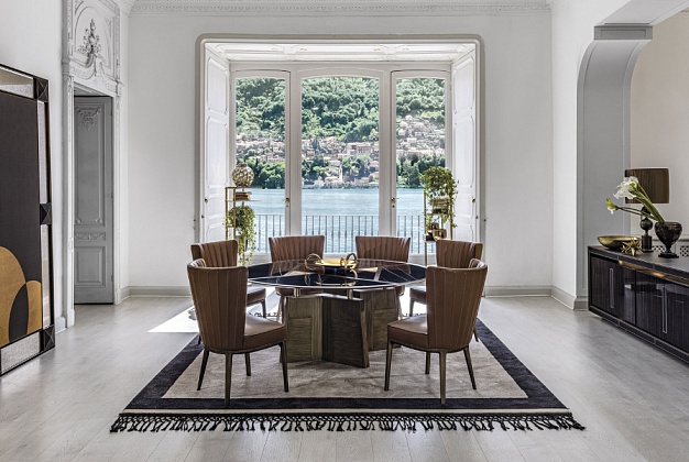 Стол Vittoria Frigerio Danieli 1 Стол Vittoria Frigerio Danieli (Италия) 1