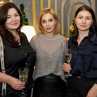 В салоне Галерея на Бурденко прошел вечер моды и искусства!
